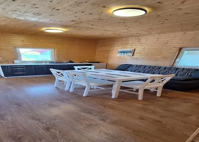 Comfortable Homes Close To The Σπίτι διακοπών Chłopy